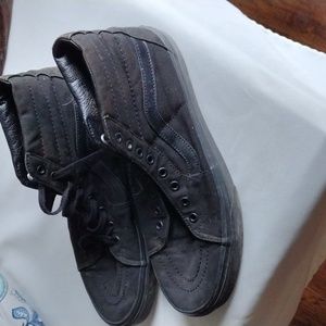 Vans size 11 skate shoes.